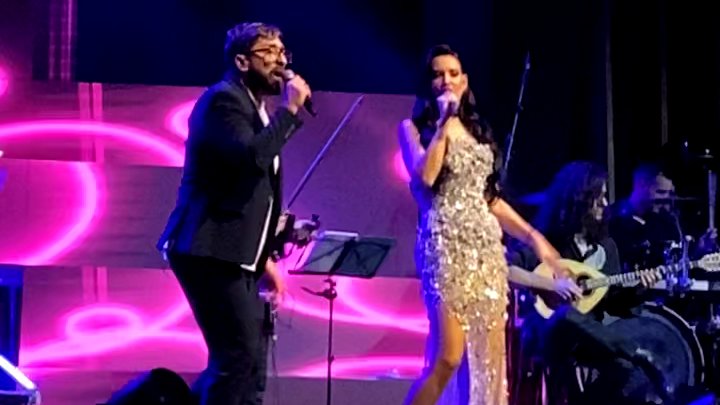 KATARINA GRUJIĆ OTVORILA PRVI KONCERT UZ POSEBNU PODRŠKU: Ognjen Amidžić izveo duet sa pevačicom pred prepunom MTS Dvoranom (FOTO/VIDEO) – koncert Katarine Grujić u MTS Dvorani