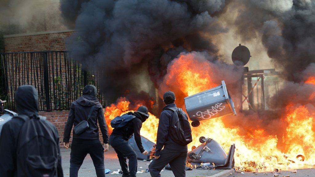 Francuska pod visokim merama bezbednosti: 70.000 policajaca zbog novih protesta – Francuska protesti