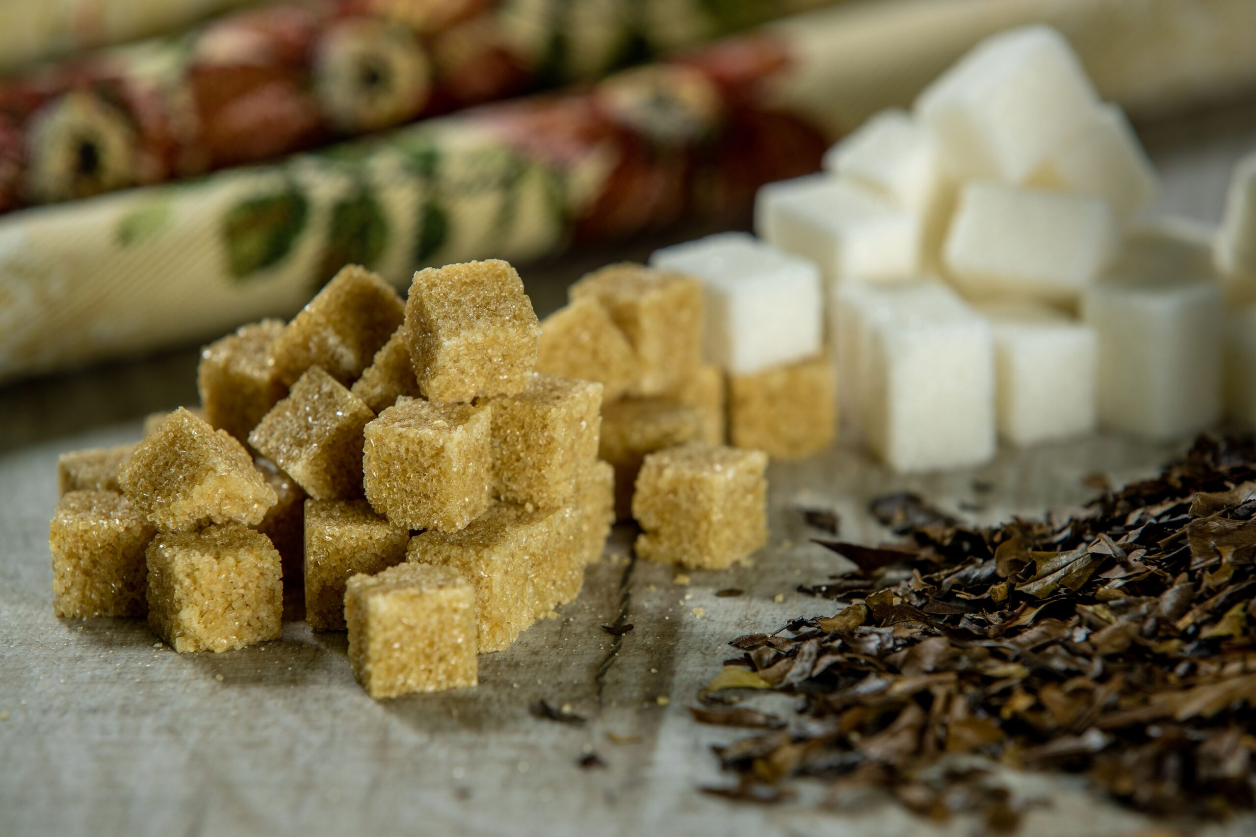 Smeđi šećer ili beli: Šta zaista znači vaš izbor za zdravlje