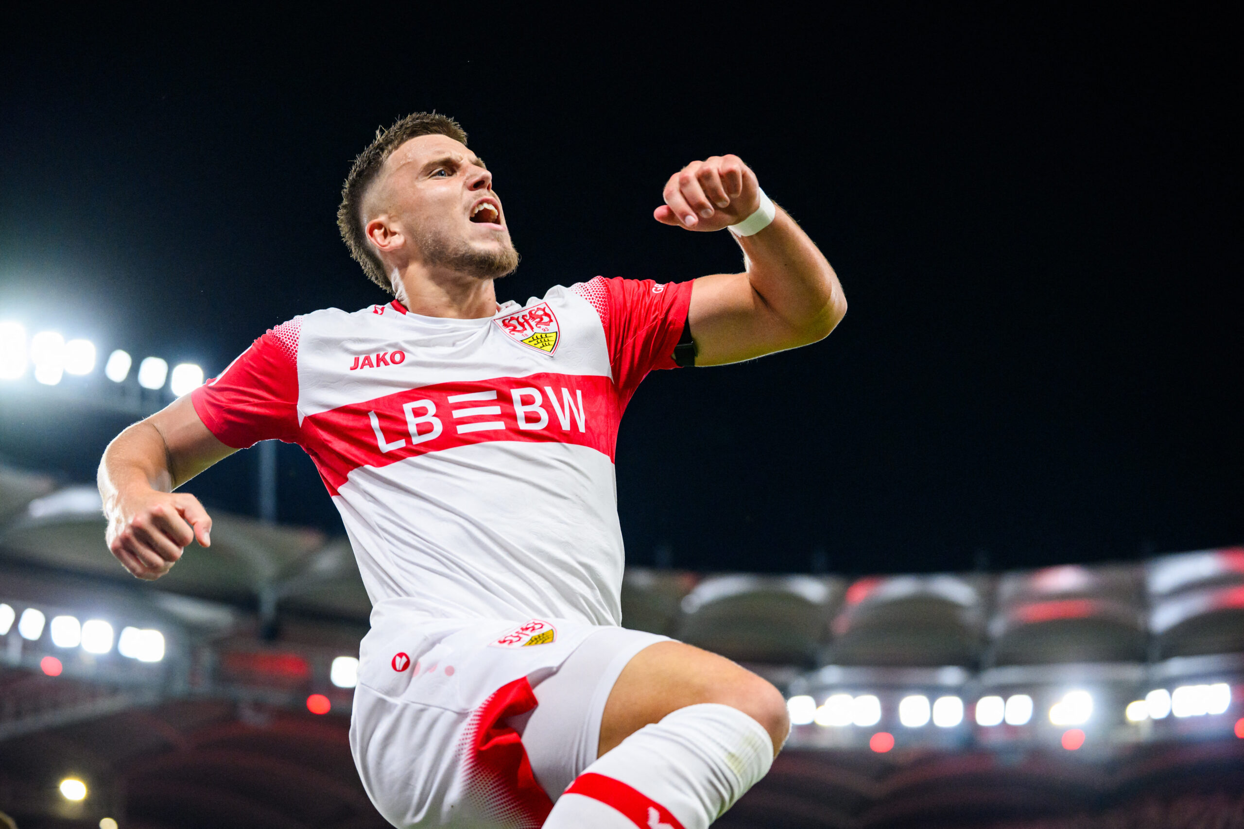 Štutgart pobedio Augsburg 3:2: Demirović doneo preokret i izbegnut najgori start u Bundesligi