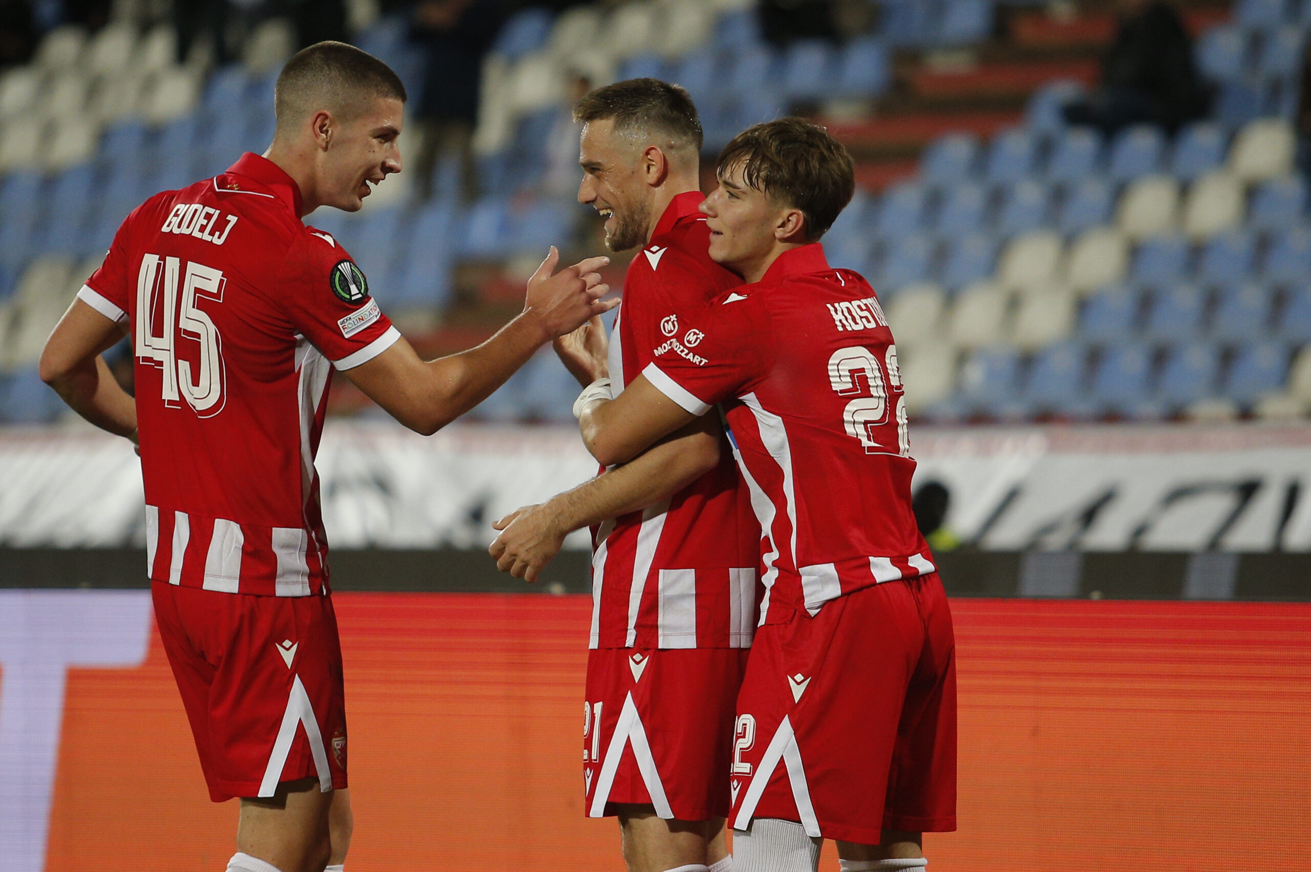 Vasilije Kostov ponovo u centru pažnje: Gol protiv Kopenhagena zapalio Marakanu