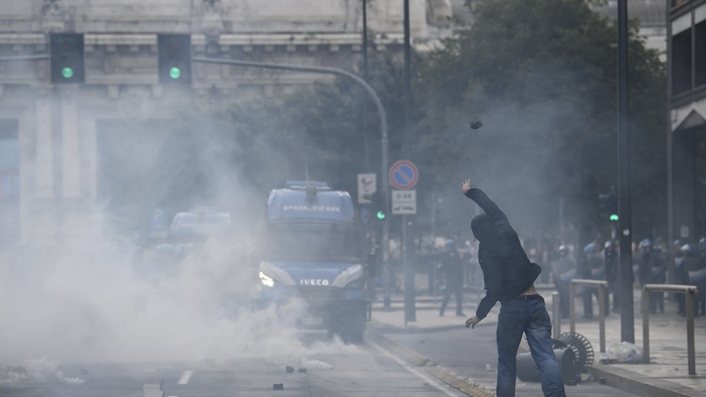 Velika racija u Italiji: Policija sprovodi više od 150 pretresa u gradovima Lombardije