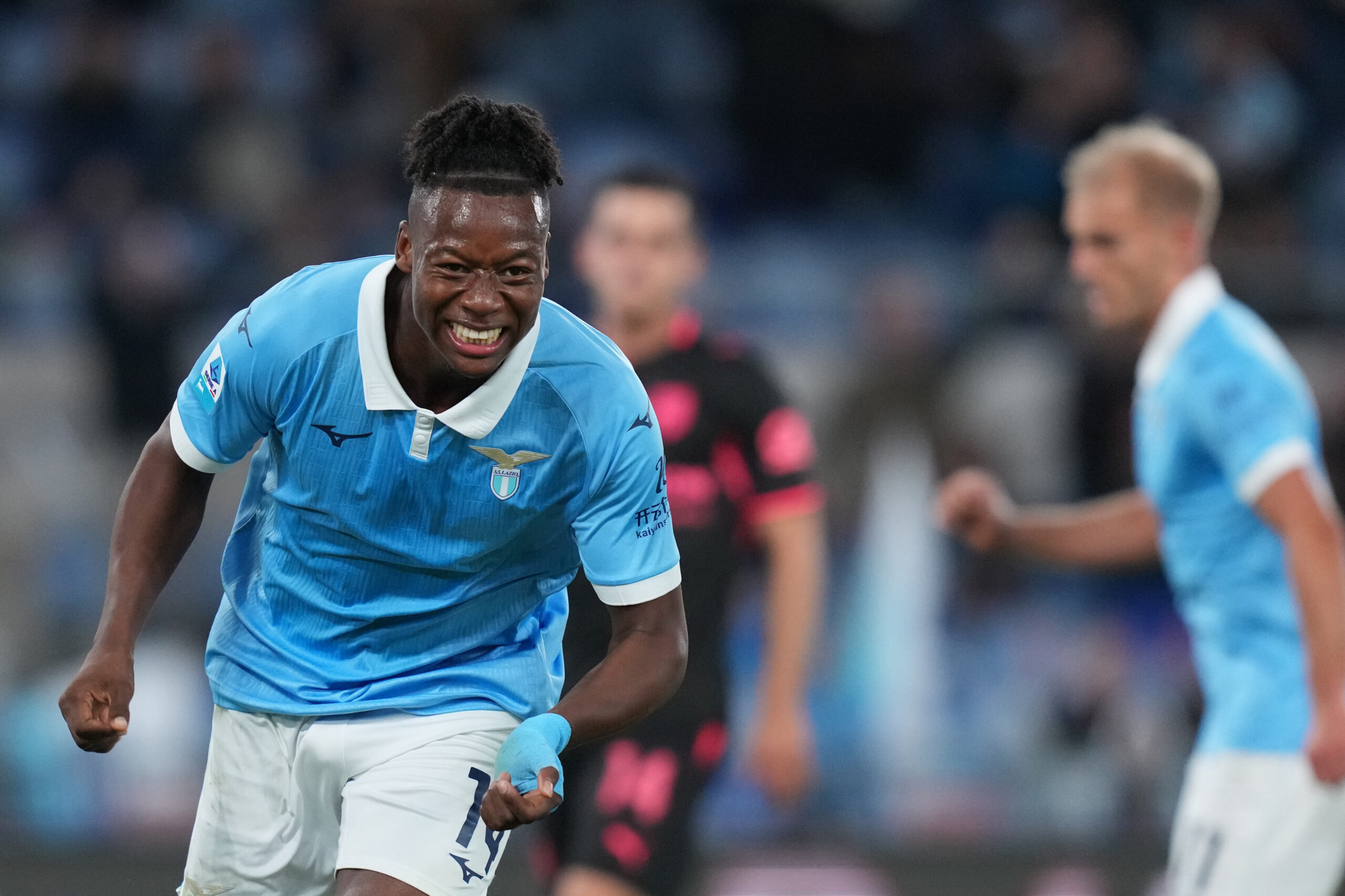 Lacio pobedio Parmu 2:1 i preuzeo vrh Serije A: Spektakularan gol makazicama u Napulju – Lacio Parma Serija A