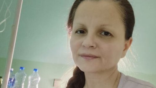 MALA CANA SE OTVORENO OBRATILA IZ BOLNICE: Oporavak uz podršku majke, a slika pokojnog supruga pored kreveta (FOTO) – Mala Cana iz bolnice