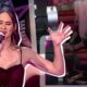 NEOČEKIVANA REAKCIJA U TOKU TAKMIČENJA: Jelena završila na podu dok je Dunja Kovačević izvodila pesmu, Desingerica podržao takmičarku (VIDEO) – Pinkove zvezde