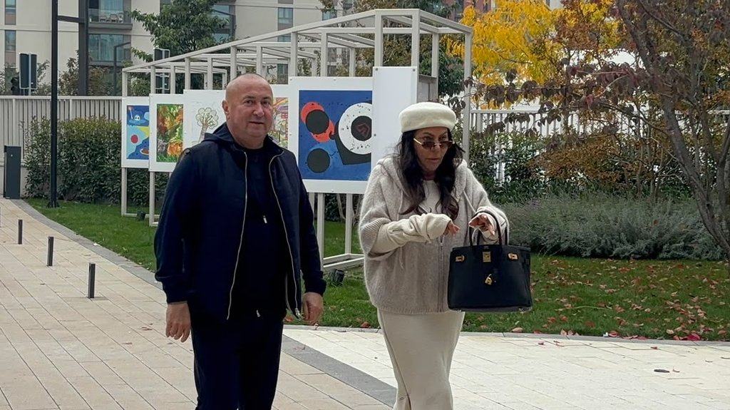 POZNATI BRAČNI PAR NA BIRAČKOM MESTU: Radiša Đani Trajković i supruga Slađa zajedno ispunili građansku dužnost (FOTO) – Đani i Slađa Trajković