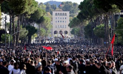 Protesti u Albaniji: Trinaesti dan okupljanja ispred ministarstva, rastu tenzije