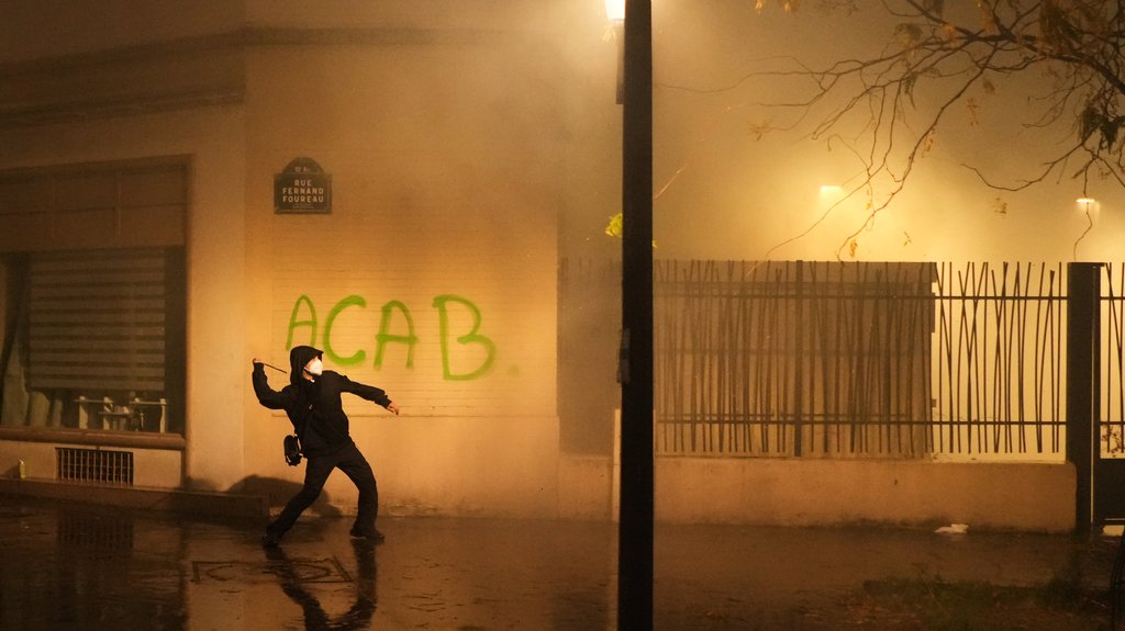 Protesti u Francuskoj: Gotovo 1.000 privedenih, incidenti u više gradova