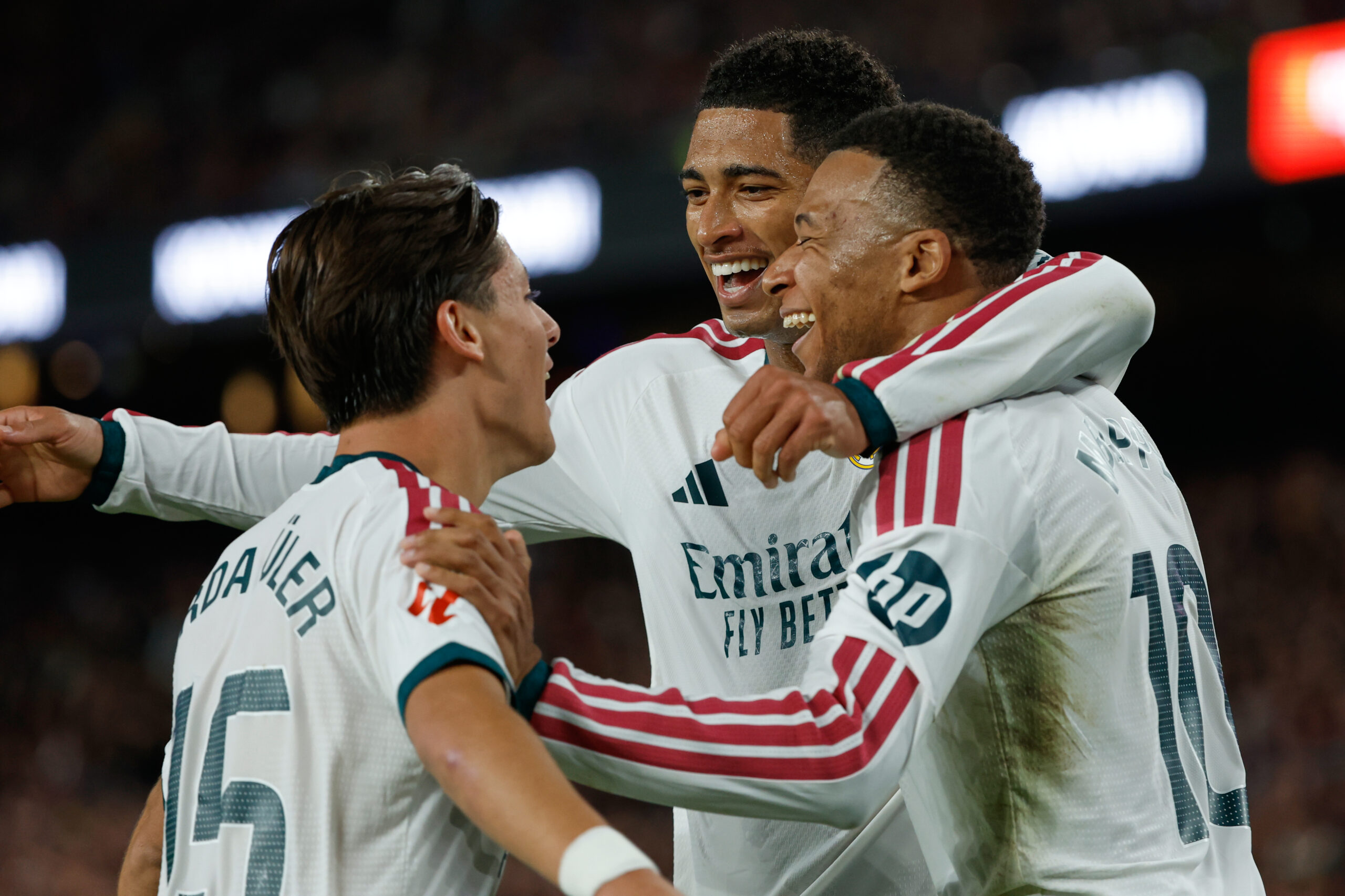 Real Madrid vodi protiv Barselone na poluvremenu: Sjajna akcija svih igrača donela gol Mbapea