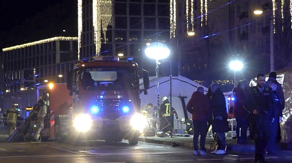 Dvojica policajaca optužena za trku patrolnim kolima: Šta je pokrenulo haos u Nemačkoj – trka patrolnim kolima