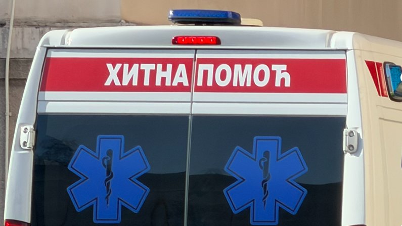 Izbodene dve osobe na Voždovcu: Hitna pomoć ih zatekla u teškom stanju – napad nožem u Beogradu
