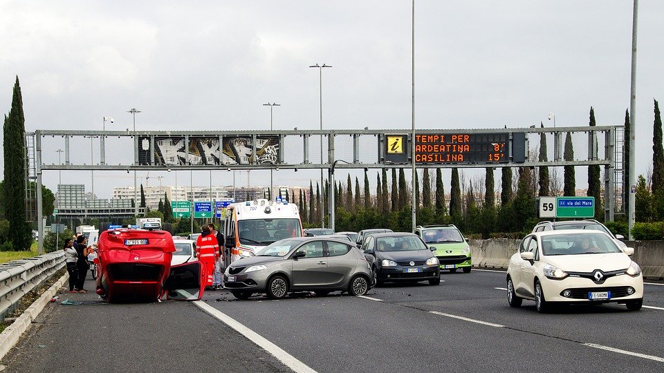 Saobraćajna nesreća na Siciliji: Četiri radnika izgubila život u sudaru sa kamionom
