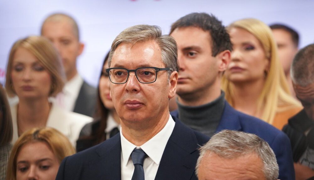 Aleksandar Vučić izjavio da porodica Vučić ostaje u Srbiji – porodica Vučić u Srbiji