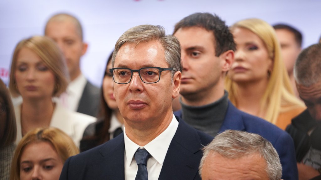 Aleksandar Vučić izjavio da porodica Vučić ostaje u Srbiji – porodica Vučić u Srbiji