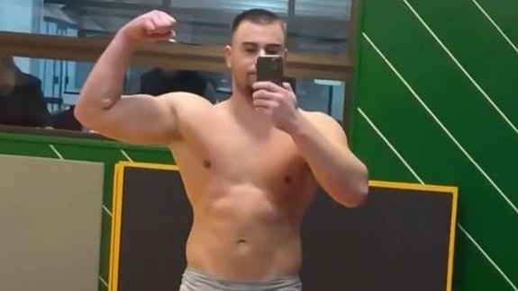 KAKO IZGLEDA ŽIVOT POSLE RASKIDA: Viktor Gagić ponovo u formi, objavio snimak iz kluba (FOTO) – rezultati posle raskida