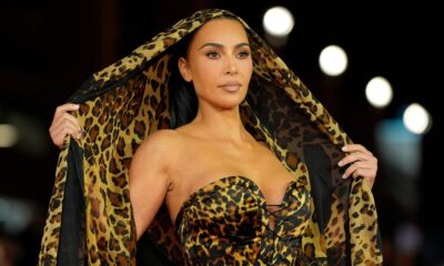 MODNI IZBOR KIM KARDAŠIJAN ODUŠEVIO RIM: Rijaliti zvezda u leopard dezenu na premijeri serije „All’s Fair“ (FOTO) – Kim Kardašijan Rim