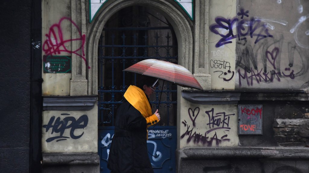 Zahlađenje sa snegom u Srbiji: Šta donose padavine i vetar danas