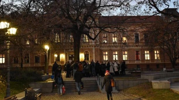 Direktor Jovine gimnazije u Novom Sadu priveden zbog neizvršavanja sudskih odluka – uhapšen direktor Jovine gimnazije