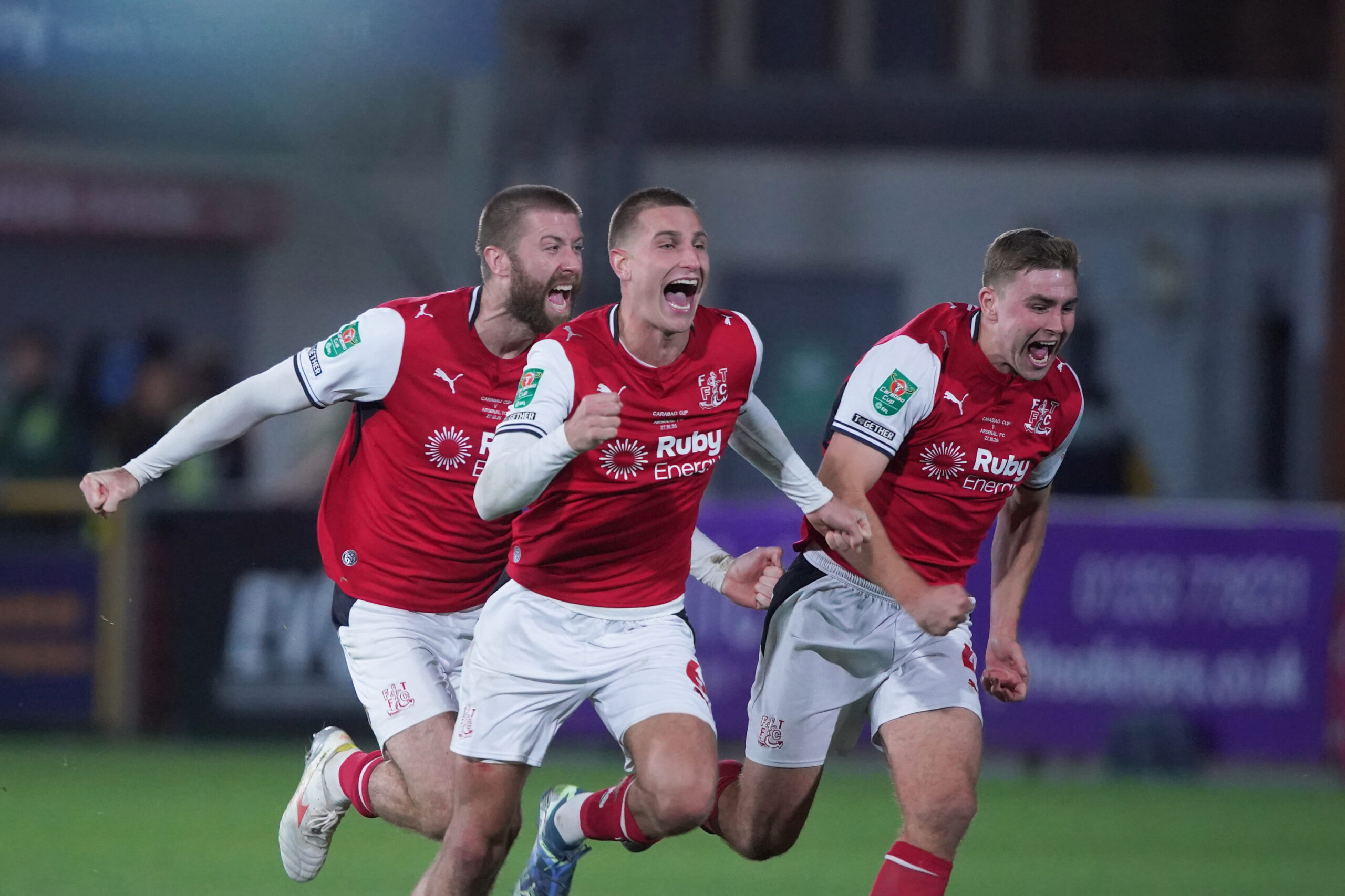 Flitvud Taun eliminisao Arsenal posle penala: Četvrtoligaš napravio istorijski podvig u Liga kupu