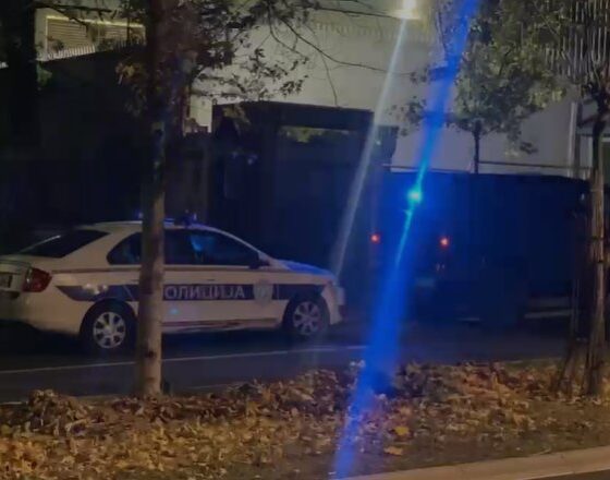 Opsadno jutro ispred izraelske ambasade u Beogradu: Specijalci obezbeđuju zgradu – napad u Beogradu