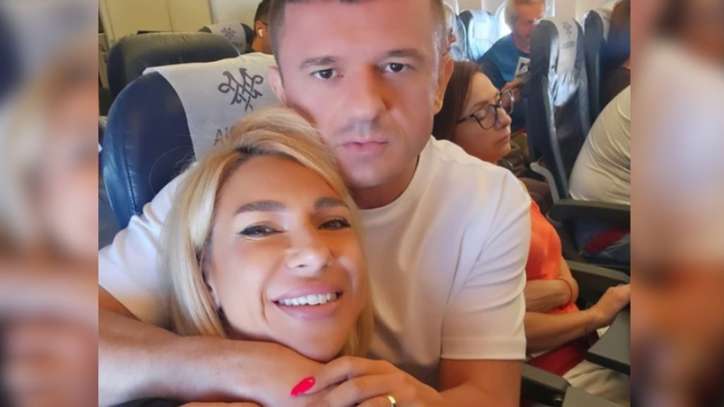OSMEH I ZAGRLJAJ GOVORE SVE: Jovana Jeremić i Tigar podelili emotivan trenutak ispred ikone (FOTO)