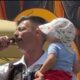 PORODIČNI TRENUTAK KOJI JE OBRADOVAO MNOGE: Milan Vasić podelio emotivnu fotografiju sa sinom iz frizerskog salona (FOTO) – Milan Vasić sin