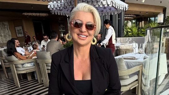 ZAŠTO JE ALMA TUCAKOVIĆ OKRENULA NOVI LIST: Pevačica otkrila razloge preseljenja u Dubai i šta joj sada znači sreća (FOTO) – Alma Tucaković Dubai