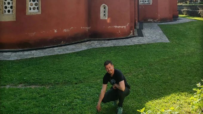 NEOBIČAN HOBI MILANA DINČIĆA ODUŠEVIO PRATIOCE: Pevač prvi put napravio brojanicu od Bogorodičinih suza (FOTO) – brojanica od Bogorodičinih suza