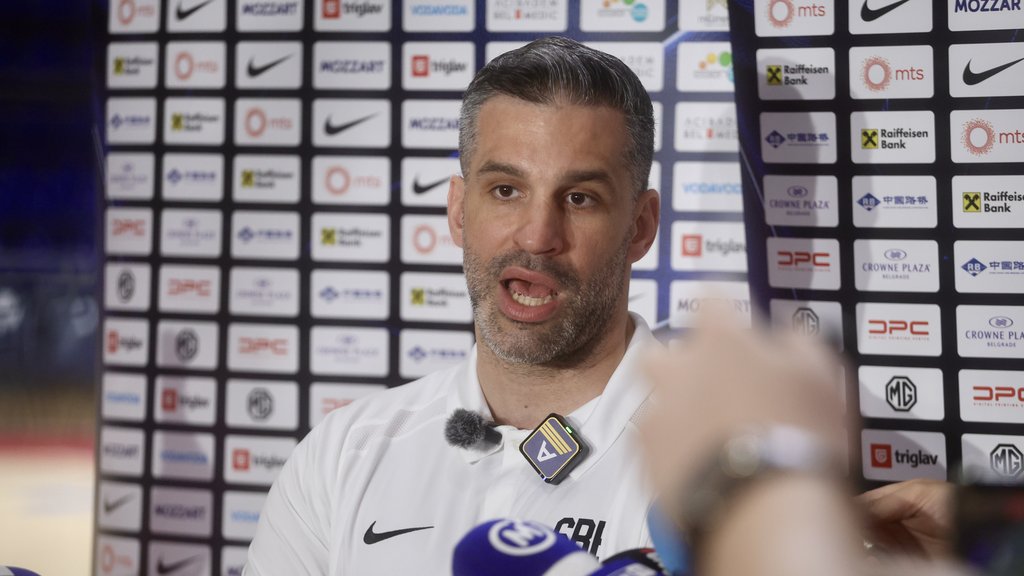 Olimpijakos pobedio Bešiktaš 81:73 u Evroligi, incident Vezenkova i trenera obeležio meč – incident Vezenkova Evroliga