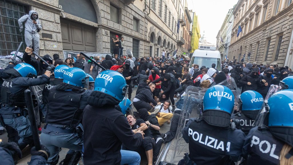 Generalni štrajk u Italiji: Desetine hiljada na ulicama zbog plata i javnih službi