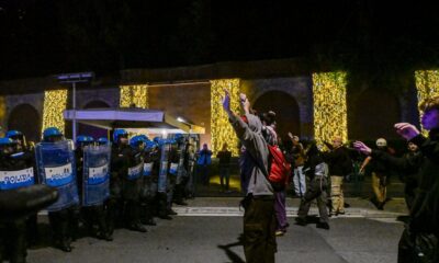Haos u Rimu: Demonstranti pokušali da upadnu u institucije, policija reagovala vodenim topovima