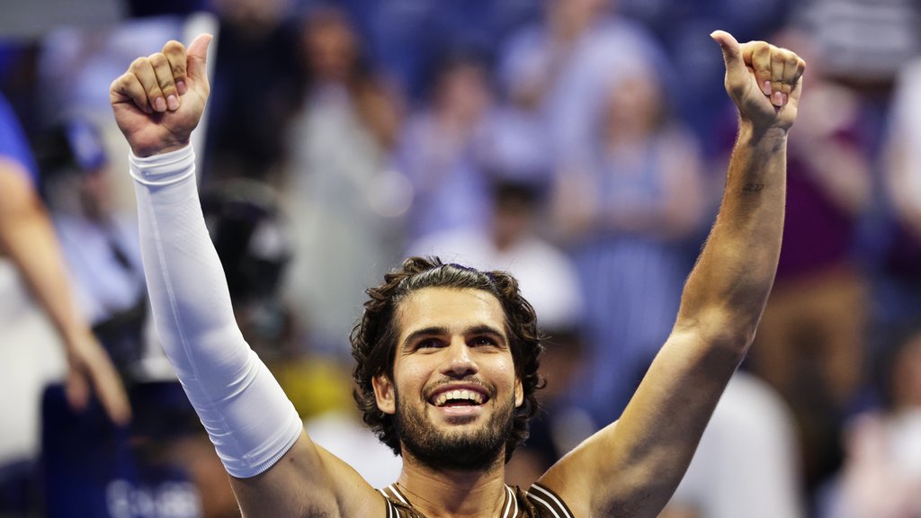 Karlos Alkaraz pobedio Tomija Pola 6:4, 7:6 i izborio polufinale ATP turnira u Beču – ATP turnir u Beču