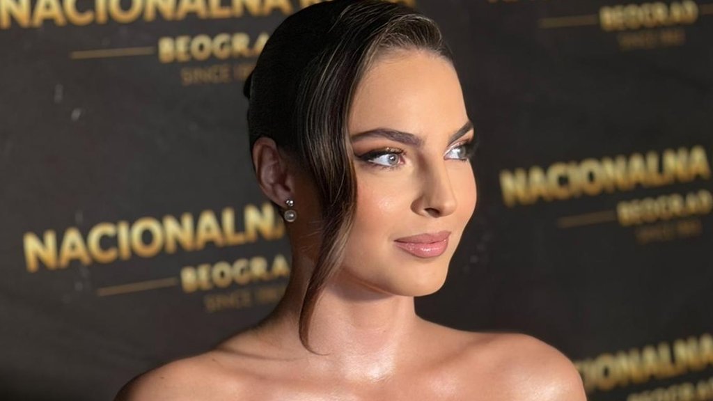 KO BI REKAO DA SU MAJKA I ĆERKA: Edita Ramović pozirala sa Džejlom, modni stil i mladolik izgled oduševili pratioce (FOTO) – Džejla Ramović i Edita Ramović