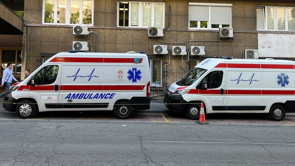 Tri osobe lakše povređene tokom noći u Beogradu: Hitna pomoć imala pune ruke posla – saobraćajne nezgode u Beogradu