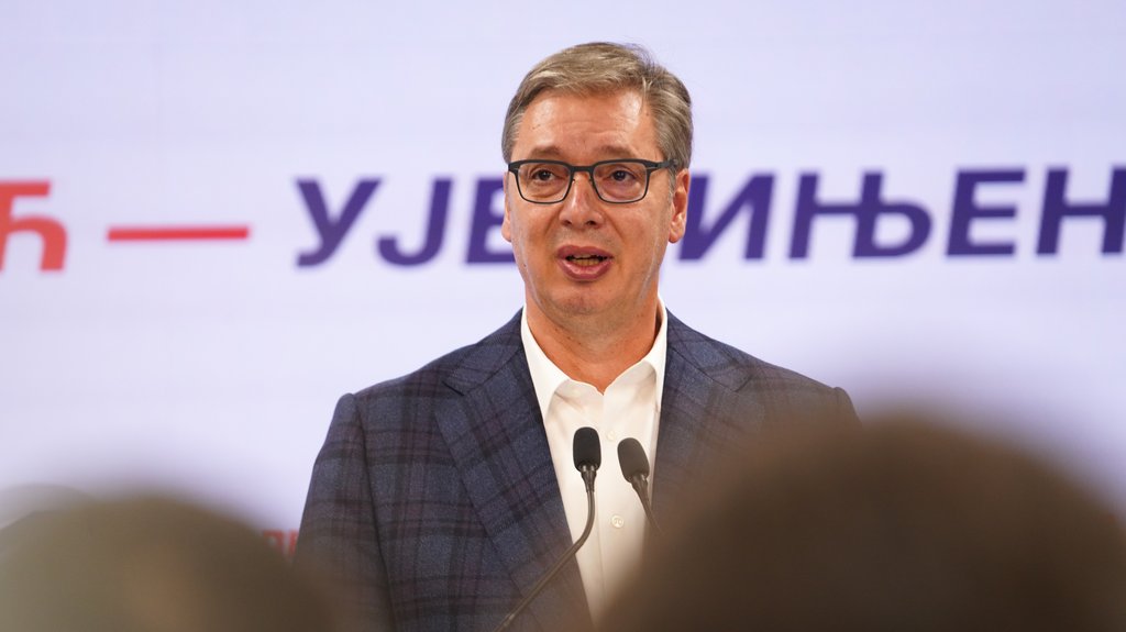 Vučić o pritiscima na građane i institucije: Istina o dokumentaciji i policijskim akcijama – pritisak na građane i institucije