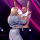 KARLEUŠA I KANDIDAT PONOVO NA SCENI: Nemanja Marojević izveo ples sa pevačicom, publika reagovala (VIDEO) – Karleuša i Marojević