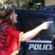 Nemiri u Tirani: Molotovljevi kokteli i vodeni topovi na protestima ispred ministarstva – napad Molotovljevim koktelima u Tirani